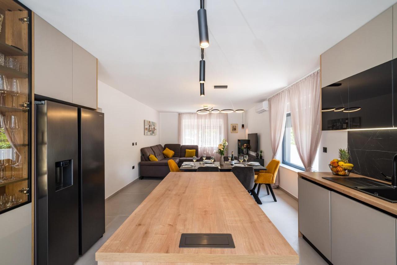 Vila House Vito